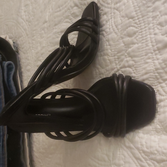 Squared-toe heeled slides - Picture 5 of 6